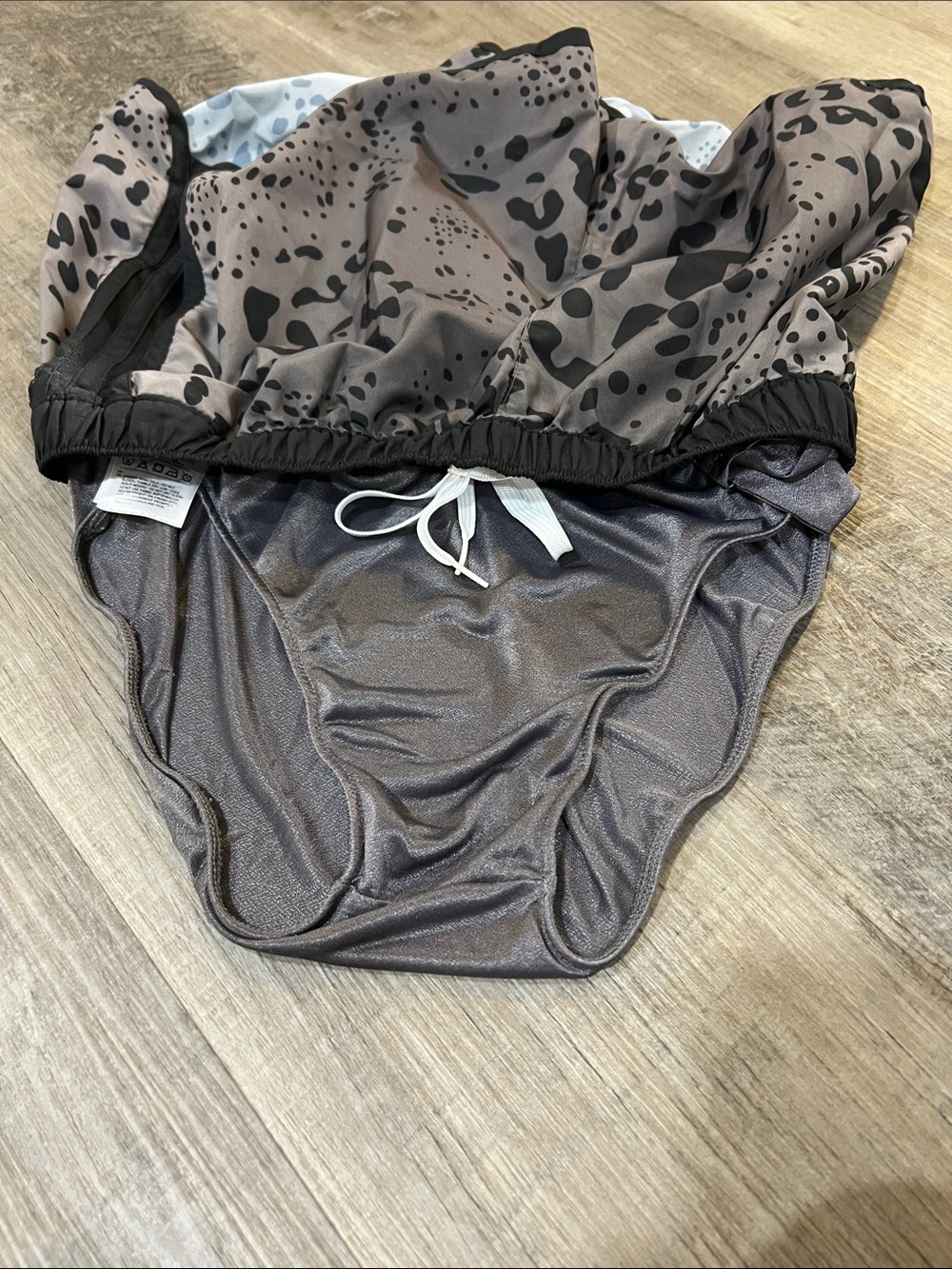 Women’s Adidas Climalite Cheetah print shorts with built in liner size Small - Picture 3 of 7